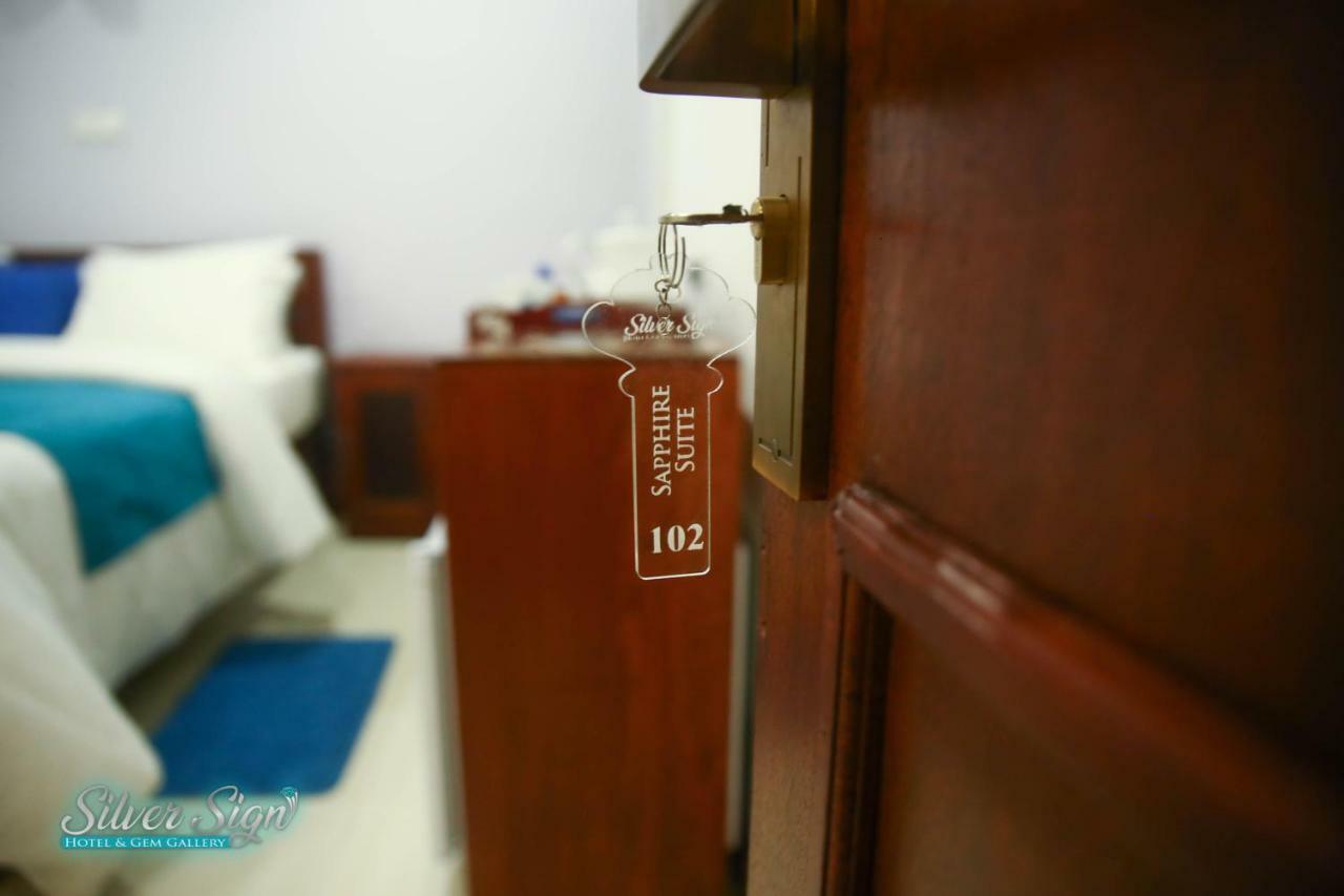 Silver Sign Hotel Katugastota エクステリア 写真